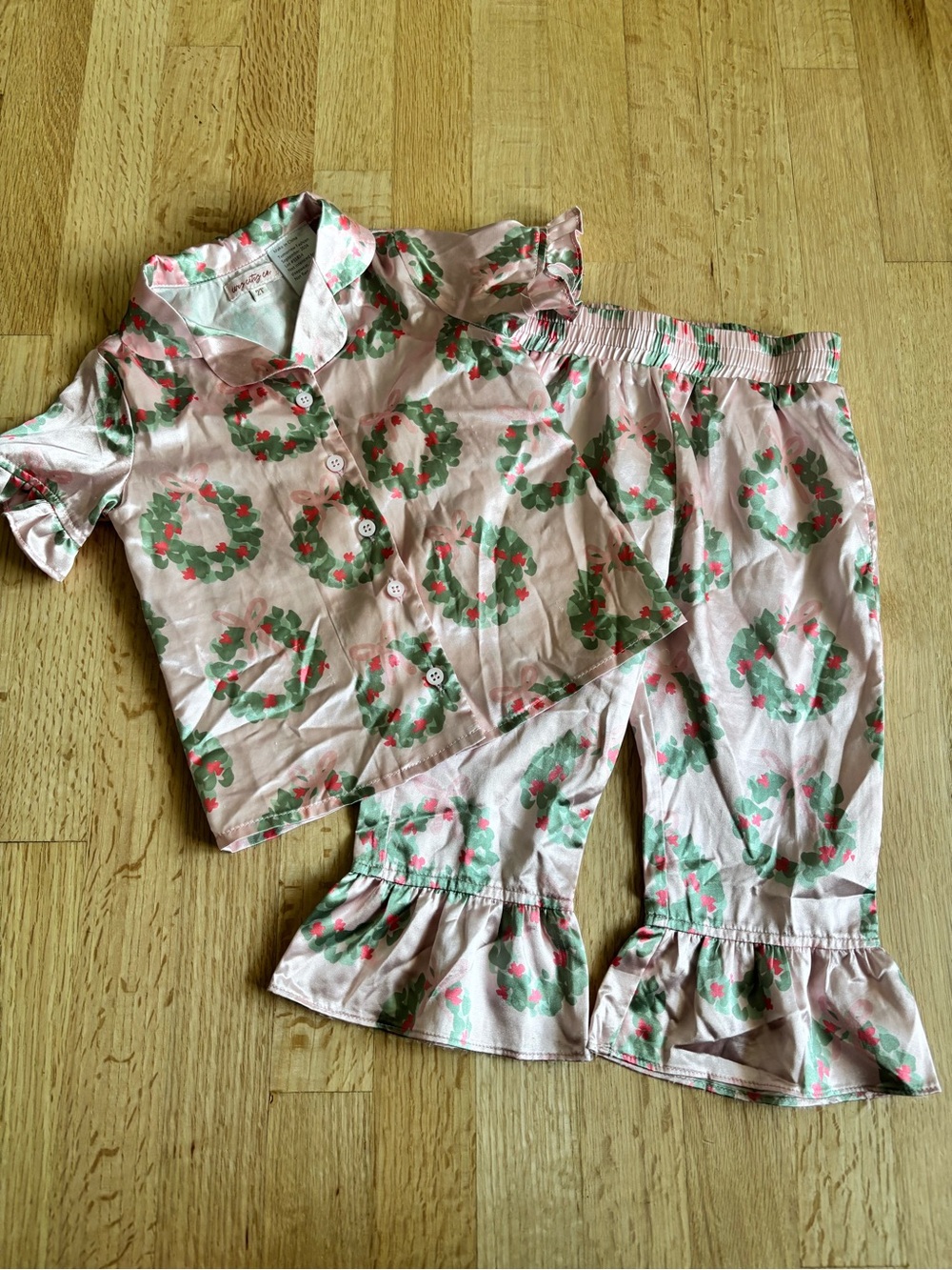 Ivy City Co Kids Pink Holiday Wreath Pajama Set